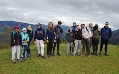 Učenci planinskega krožka na Bukovem vrhu